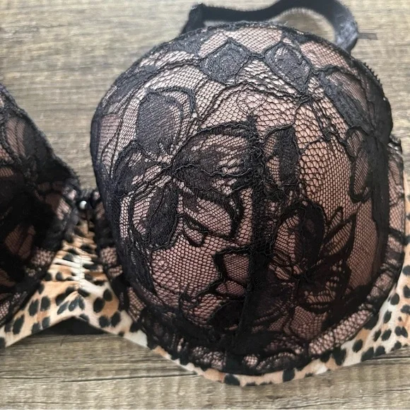 Victoria's Secret Cheetah Print Bra Size 36D - Picture 8 of 9